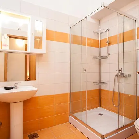 Fiona - Away From Crowds Apartment Makarska
