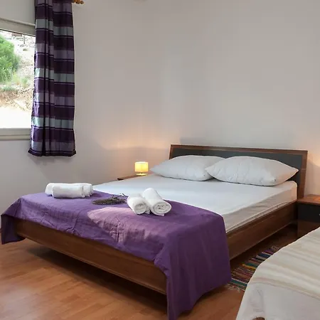 Fiona - Away From Crowds Apartman Makarska