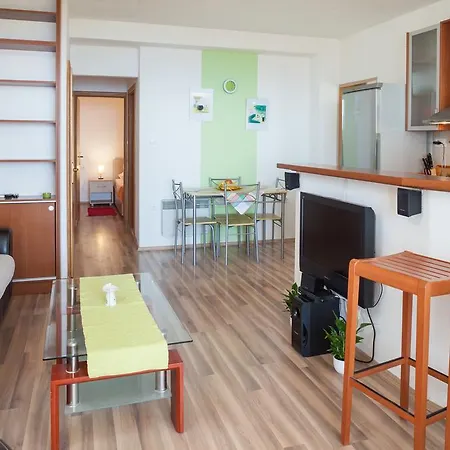 Apartman Fiona - Away From Crowds *