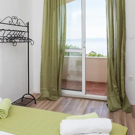 Fiona - Away From Crowds