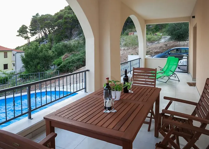 Apartment Fiona - Away From Crowds Makarska