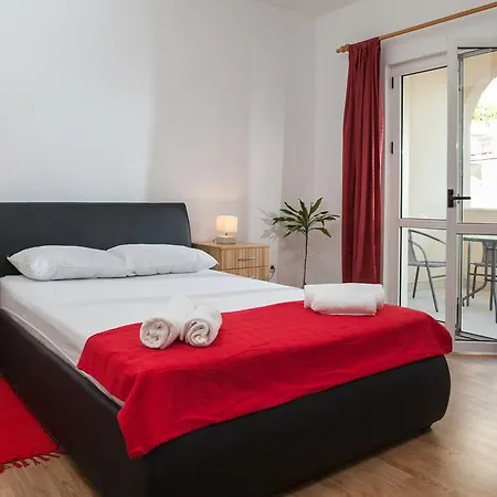 Fiona - Away From Crowds Apartament *