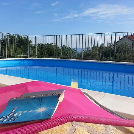 Fiona - Away From Crowds *