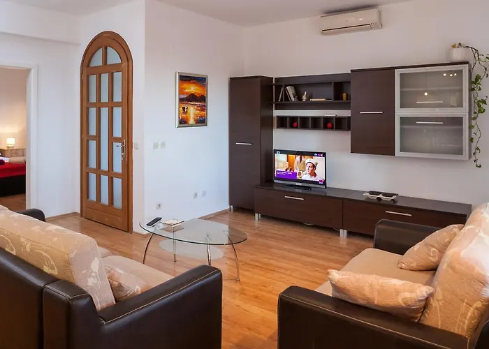 Fiona - Away From Crowds *