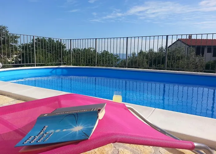 Fiona - Away From Crowds *